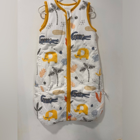 CHILDLIKE BEHAVIOR AGE 0+ White with gray zipper. - Picture 3 of 11